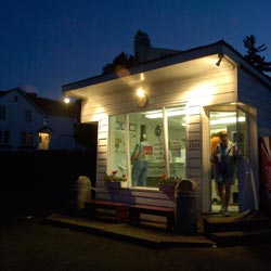 Donelly's Ice Cream Shop at night