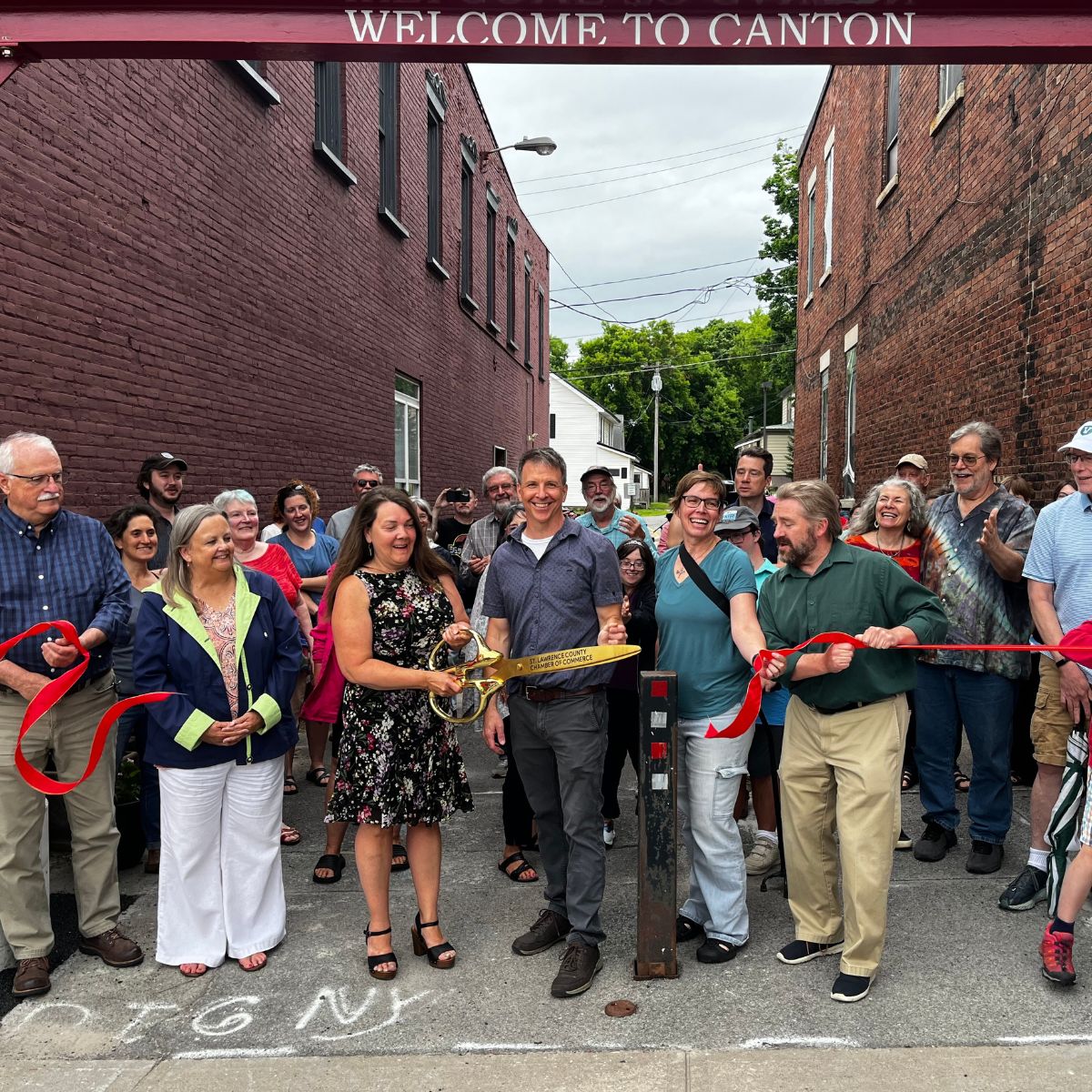 Archway Ribbon Cutting - Image Introductory Barn Quilting Workshop Series
